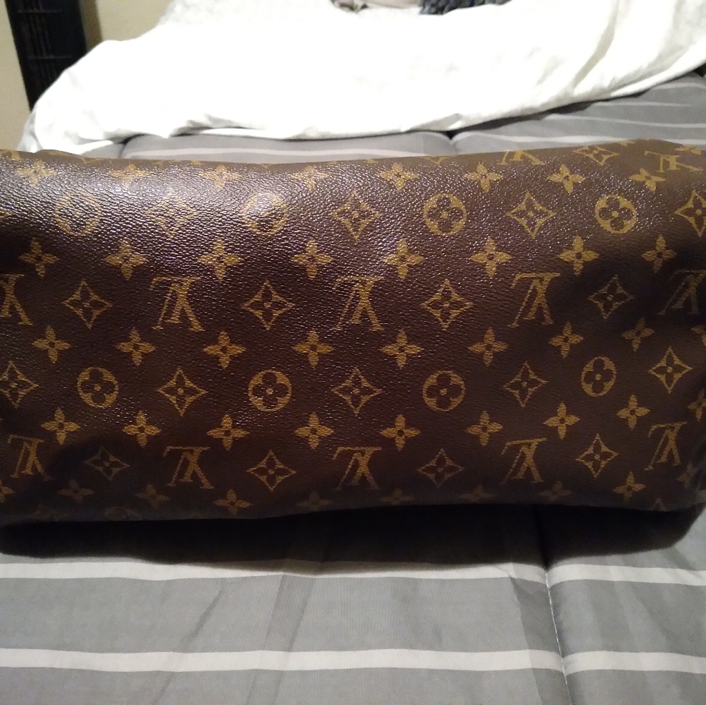 Authenticated Louis Vuitton